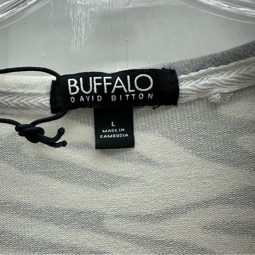 NWT 2 Buffalo David Bitton Green Star Zebra Print Sweaters shirts women's large - Picture 3 of 3